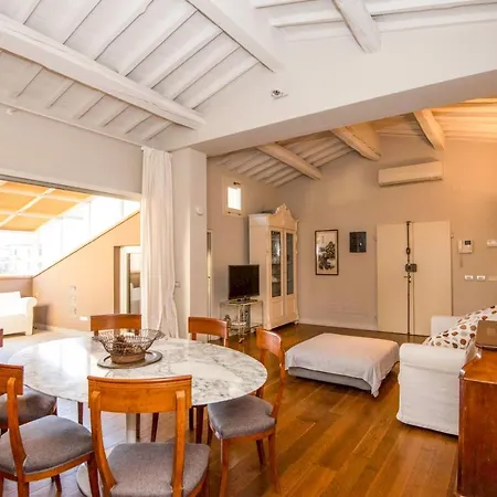 Giambologna Attic By Prestige Apartment *